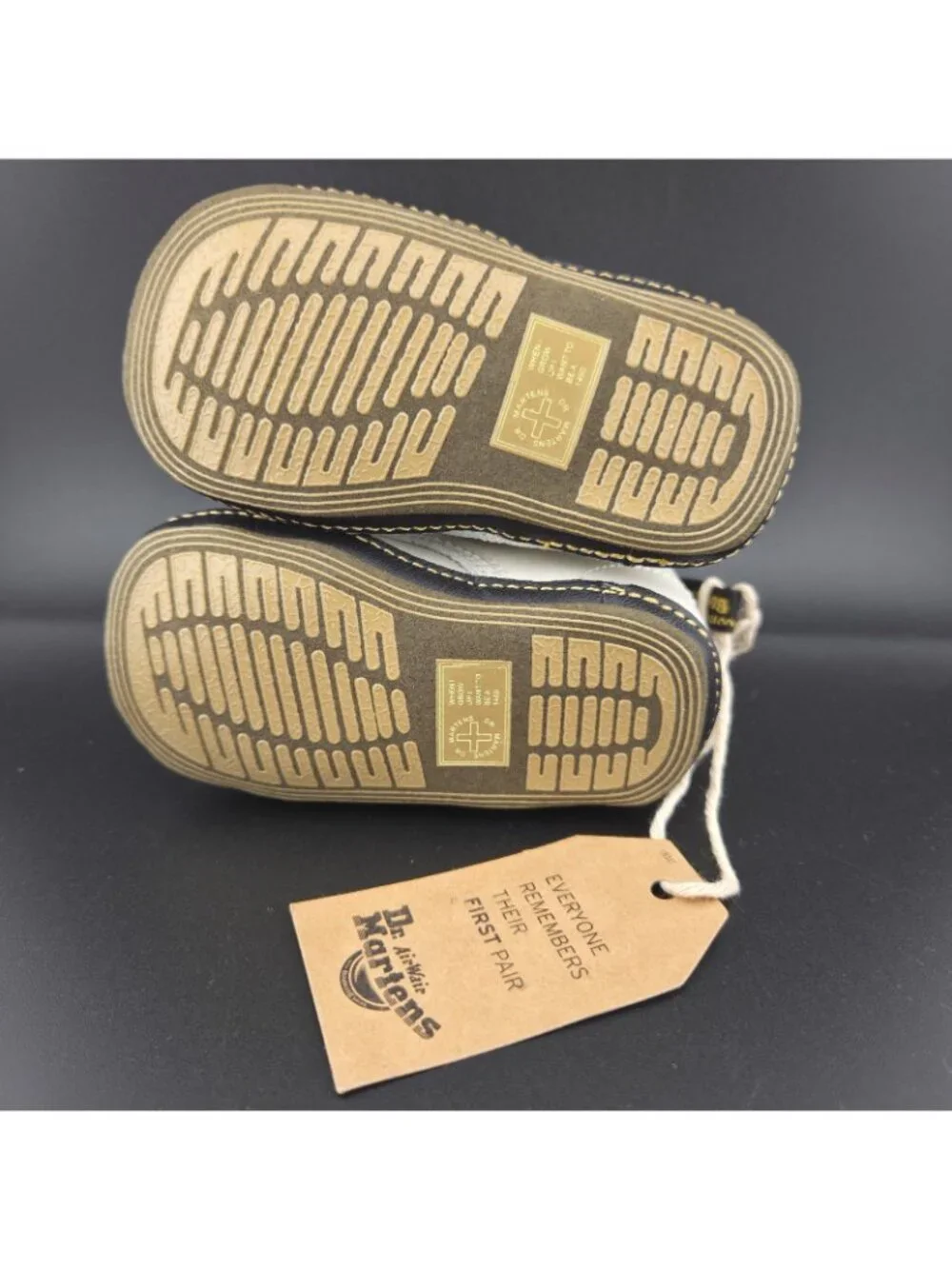 Dr Martens Newborn 1460 Auburn White Leather Crib Booties 20594100 US Size 4
